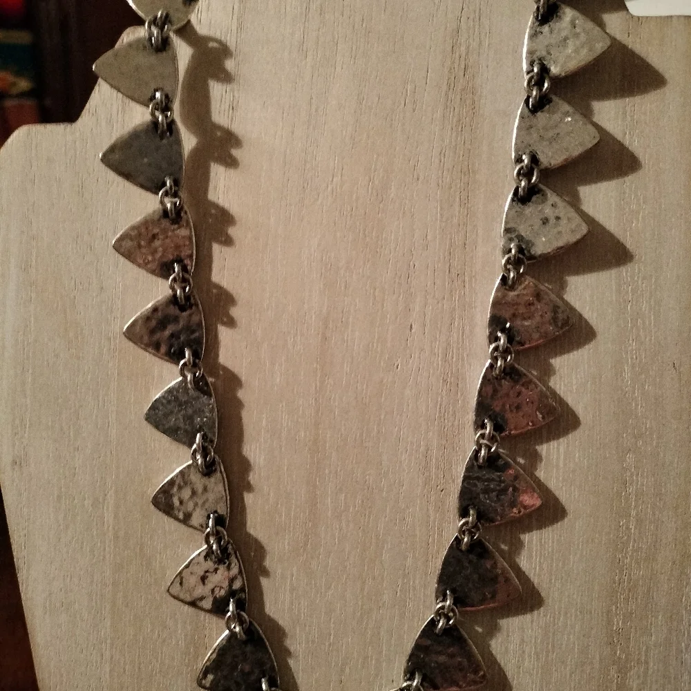 Lucky brand 18" hammered silver arrowhead style - Picture 2 of 3